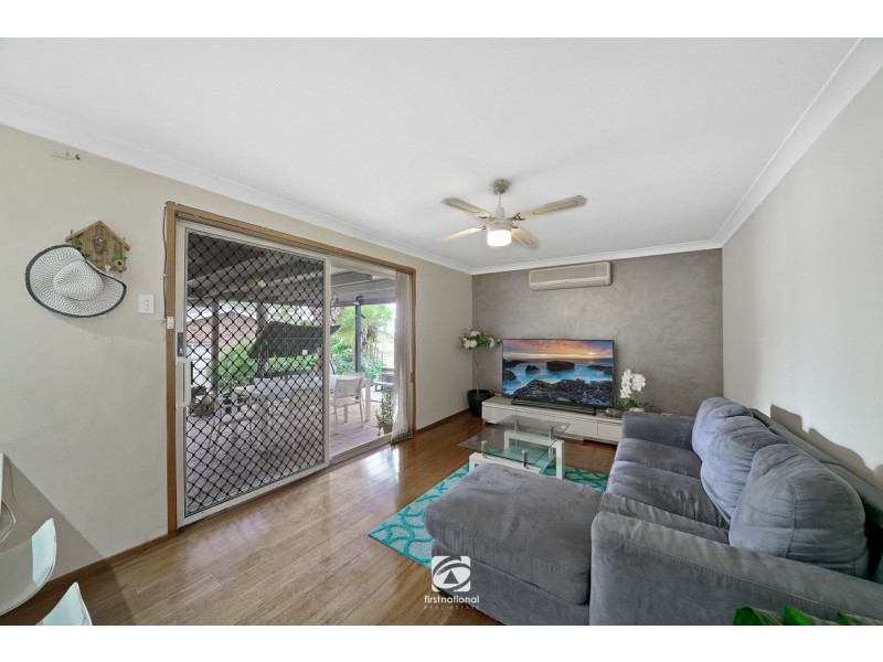 12 Donalbain Circuit, Rosemeadow NSW 2560