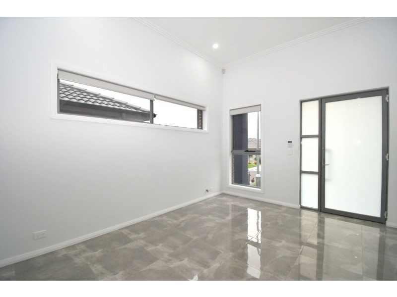 5B Farm Cove Street, Gregory Hills NSW 2557