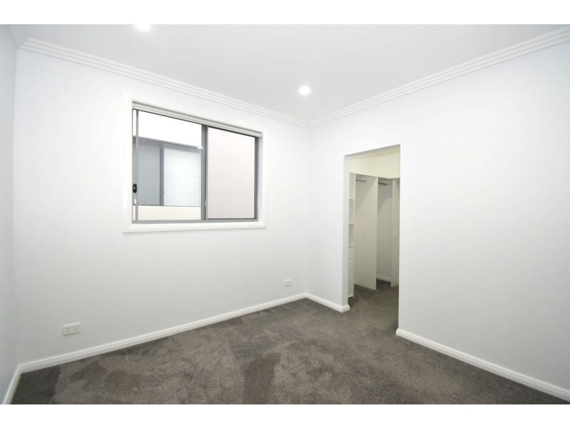 5B Farm Cove Street, Gregory Hills NSW 2557