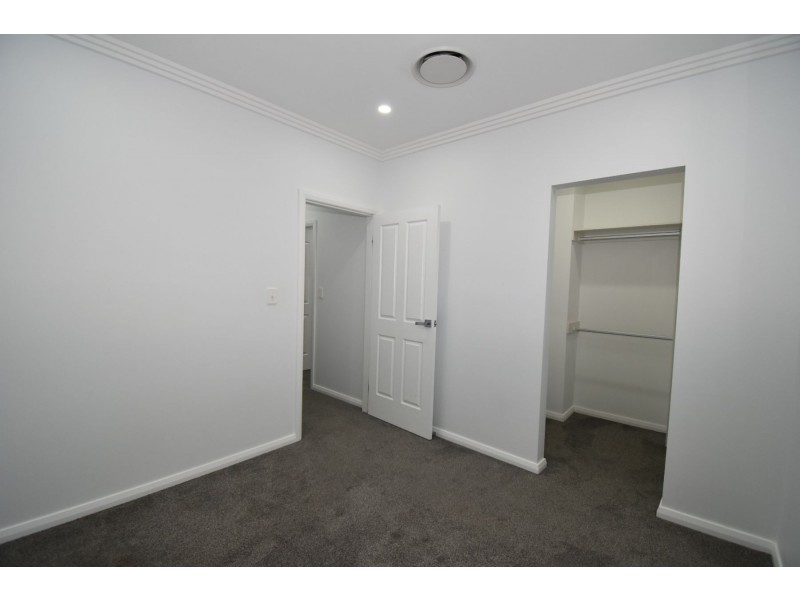 5B Farm Cove Street, Gregory Hills NSW 2557