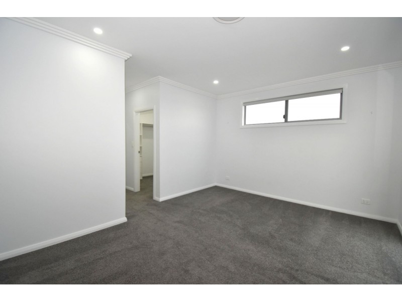 5B Farm Cove Street, Gregory Hills NSW 2557