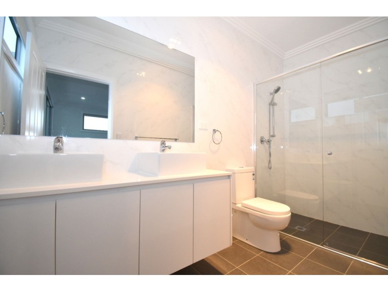 5B Farm Cove Street, Gregory Hills NSW 2557