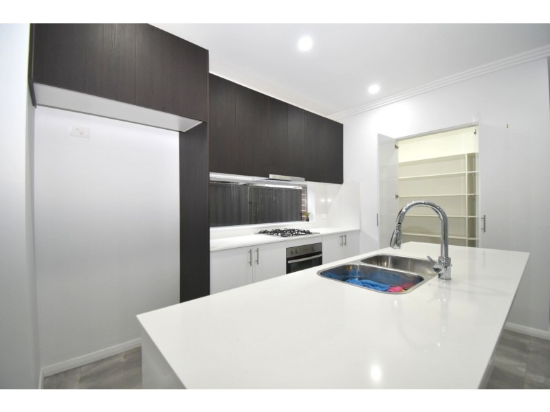 5B Farm Cove Street, Gregory Hills NSW 2557