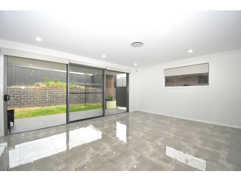 5B Farm Cove Street, Gregory Hills NSW 2557