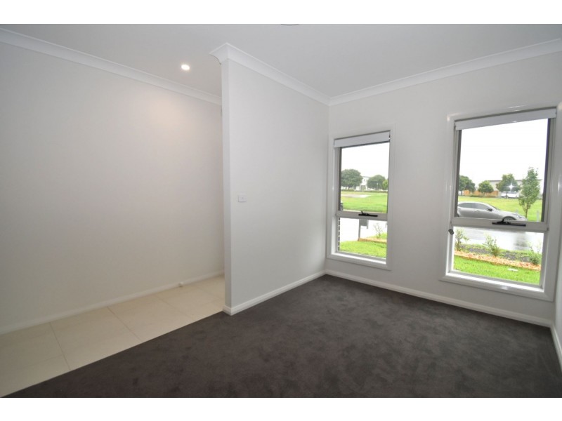 9 Potts Street, Oran Park NSW 2570