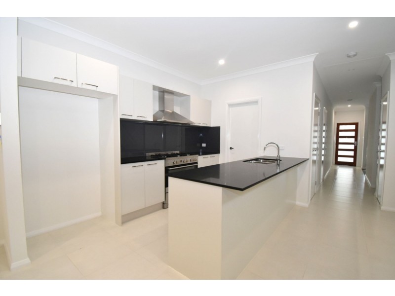 9 Potts Street, Oran Park NSW 2570