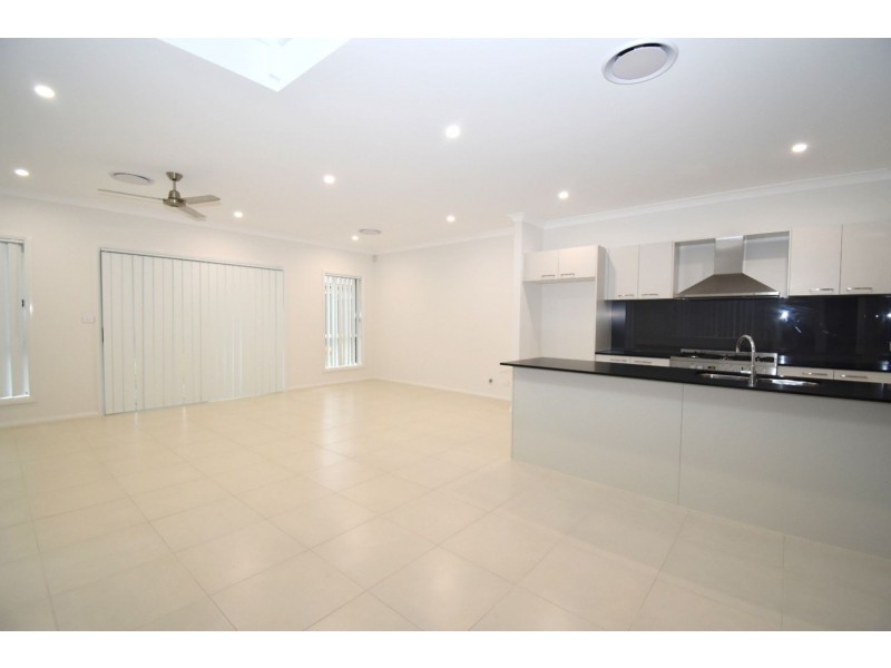 9 Potts Street, Oran Park NSW 2570