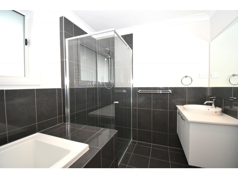 9 Potts Street, Oran Park NSW 2570