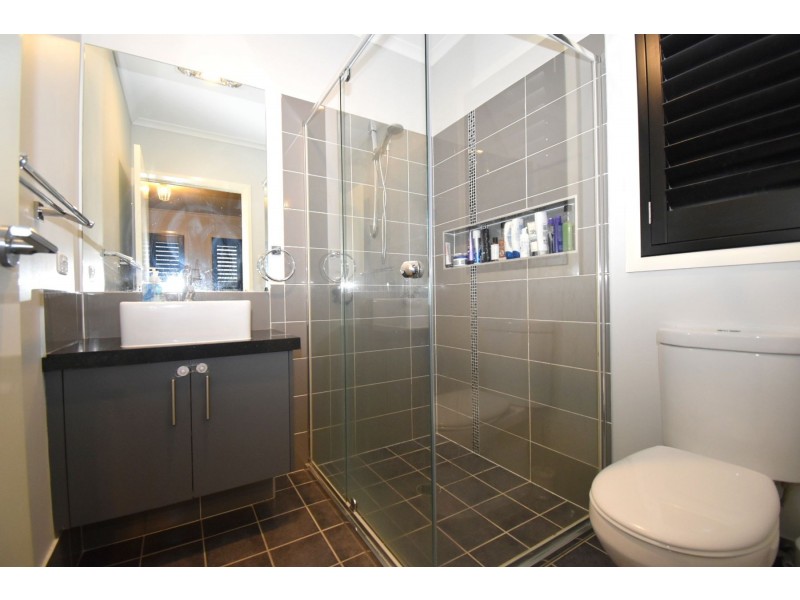 7 Finch Place, Gregory Hills NSW 2557