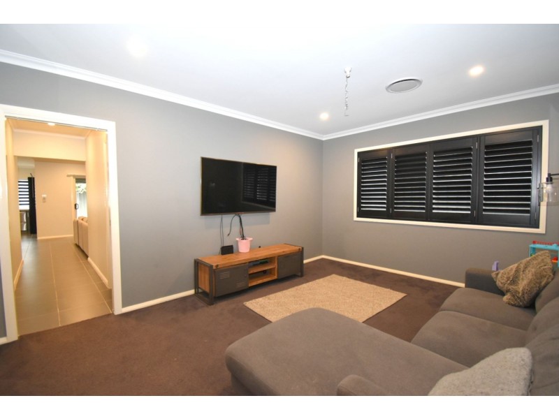 7 Finch Place, Gregory Hills NSW 2557