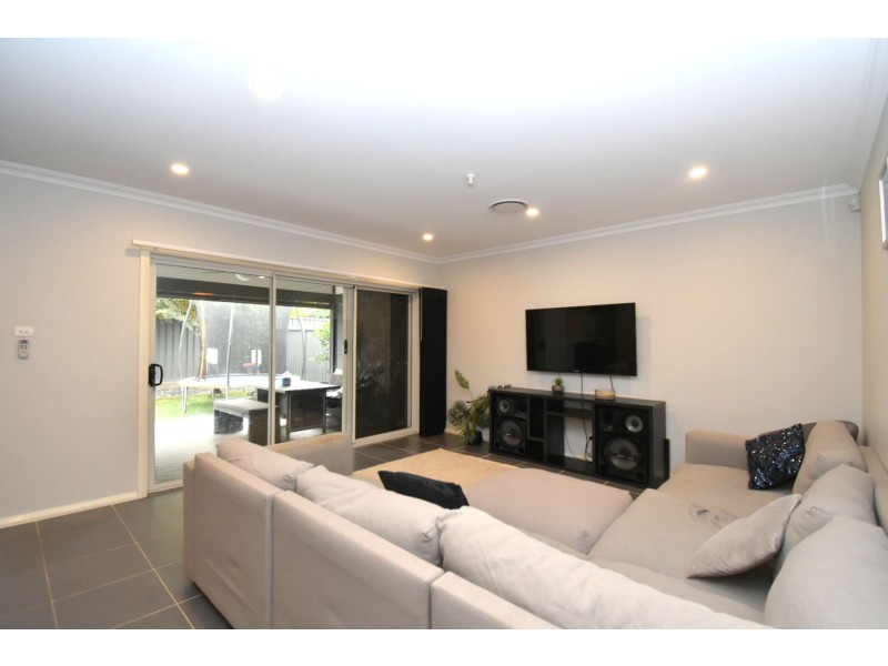 7 Finch Place, Gregory Hills NSW 2557