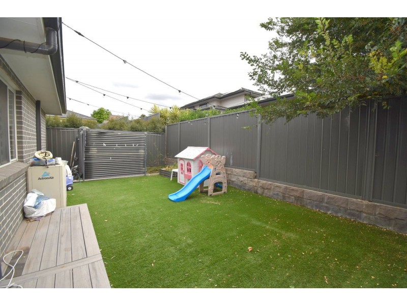 7 Finch Place, Gregory Hills NSW 2557