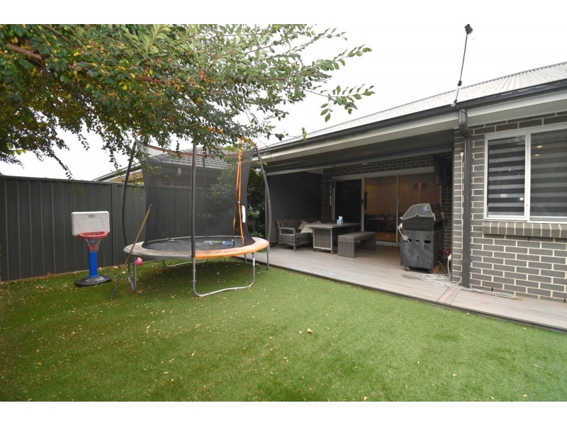 7 Finch Place, Gregory Hills NSW 2557