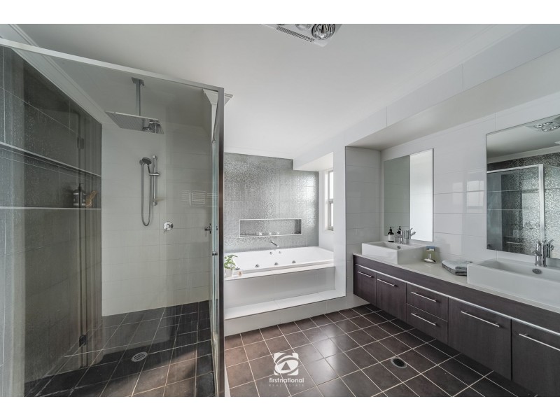 1 Logonia Crescent, Mount Annan NSW 2567