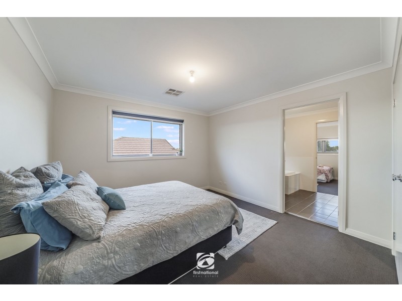 1 Logonia Crescent, Mount Annan NSW 2567