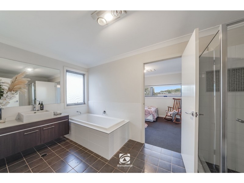 1 Logonia Crescent, Mount Annan NSW 2567