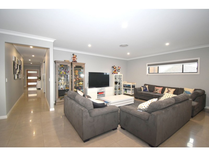 11 Maize Avenue, Spring Farm NSW 2570