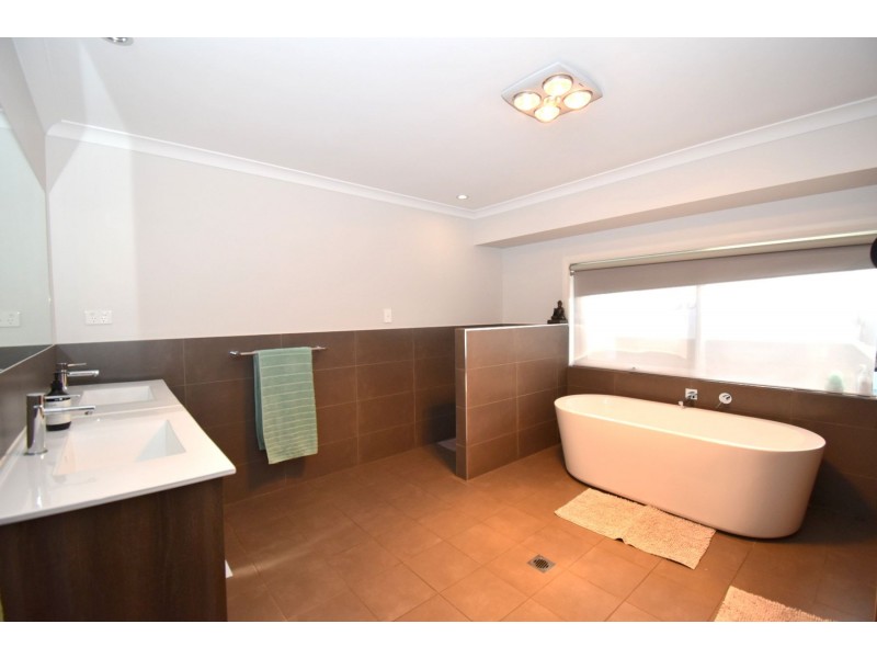 48 Crookston Drive, Camden South NSW 2570