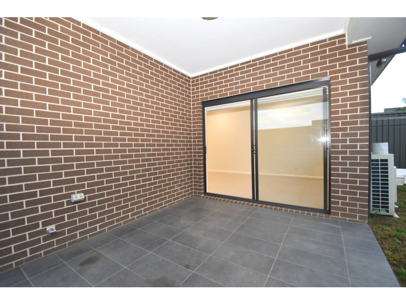 71B Jennings Crescent, Spring Farm NSW 2570