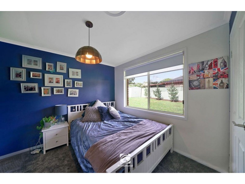 9 Outram Place, Currans Hill NSW 2567