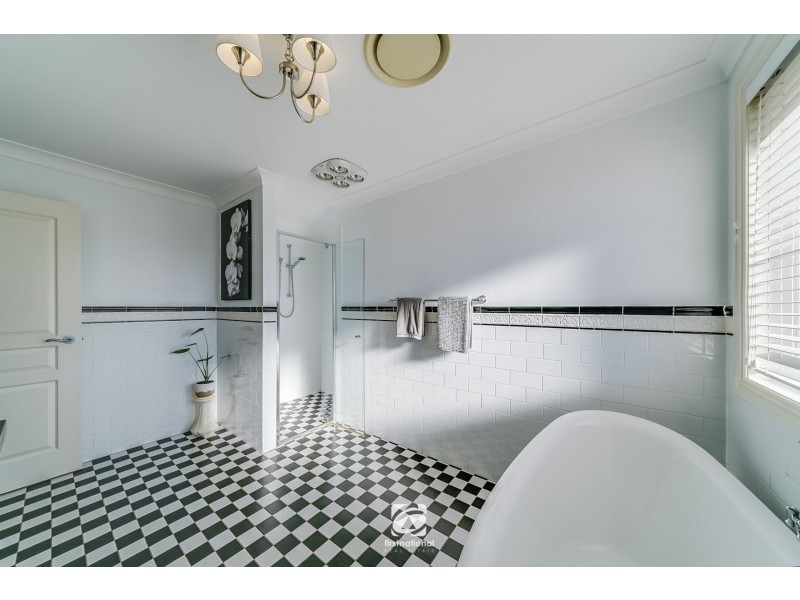 8a Crain Court, Harrington Park NSW 2567