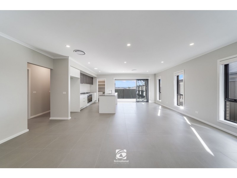 34 Waterglass Street, Spring Farm NSW 2570