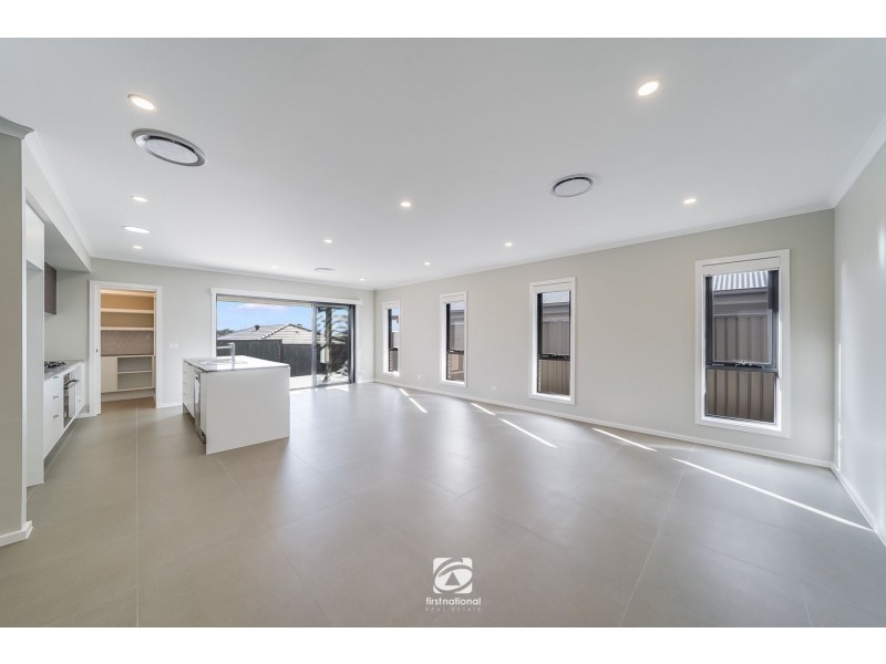 34 Waterglass Street, Spring Farm NSW 2570