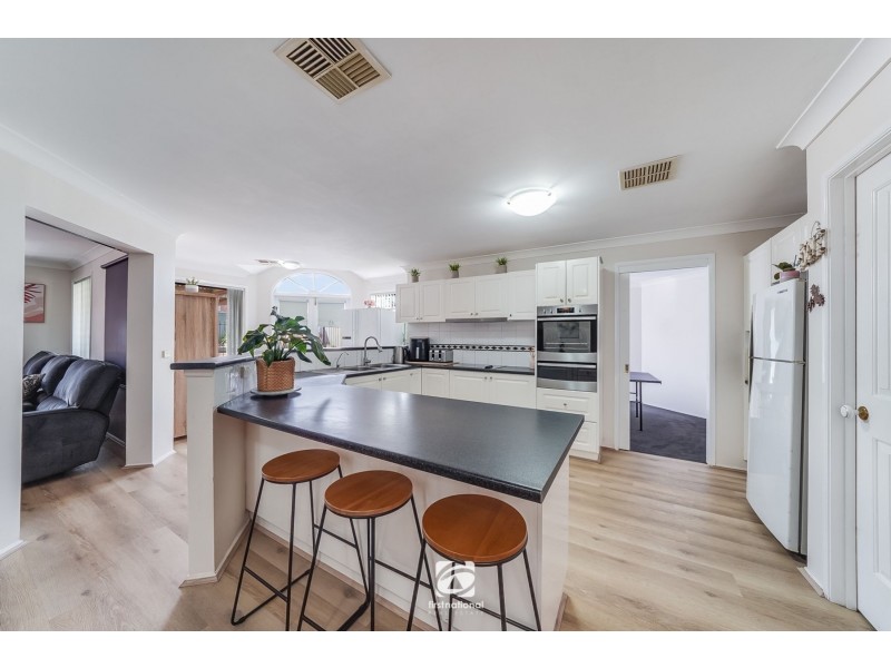 10 Clematis Place, Mount Annan NSW 2567