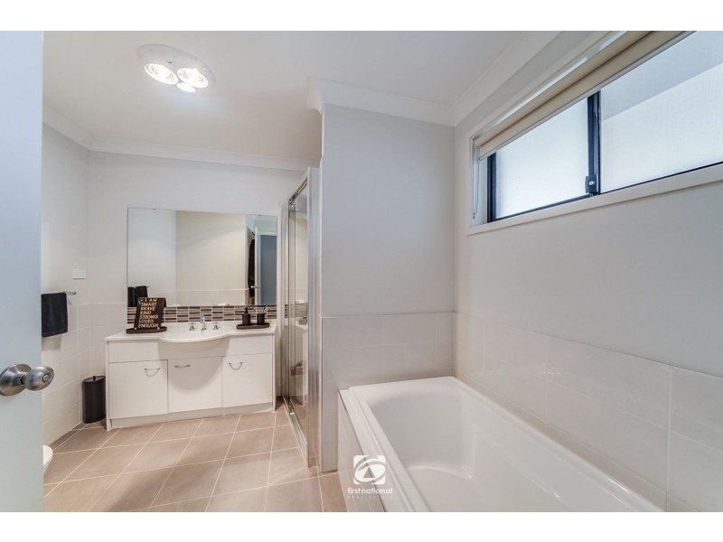 13 Silky Road, Spring Farm NSW 2570