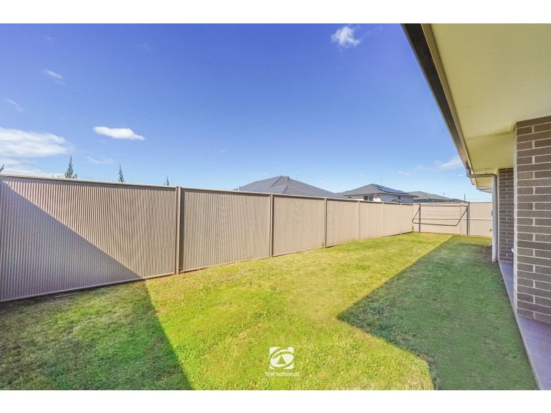 13 Silky Road, Spring Farm NSW 2570