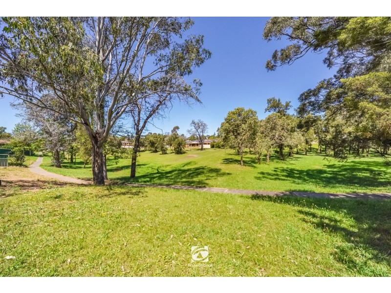 70 Chasselas Avenue, Eschol Park NSW 2558