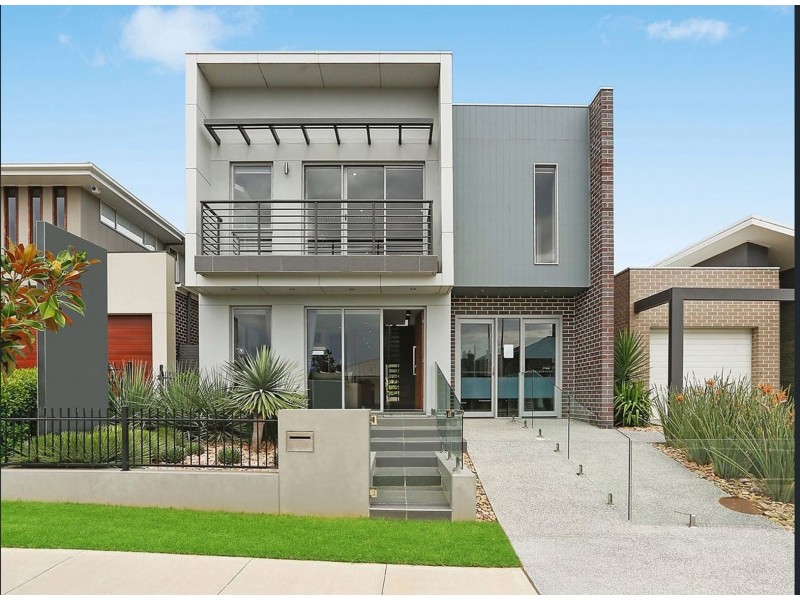 38 Village Circuit, Gregory Hills NSW 2557