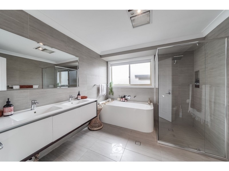 18 Woolshed Place, Currans Hill NSW 2567