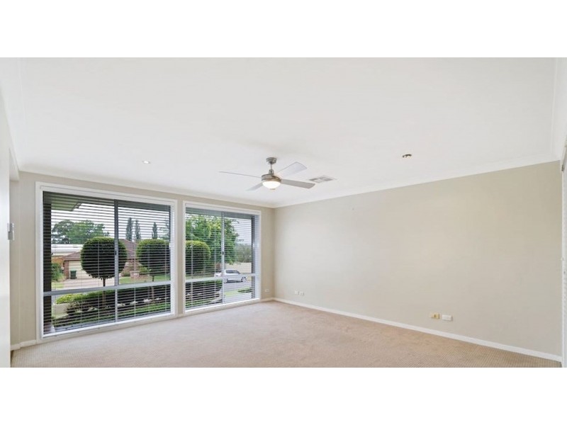 6 Thurn Place, Elderslie NSW 2570
