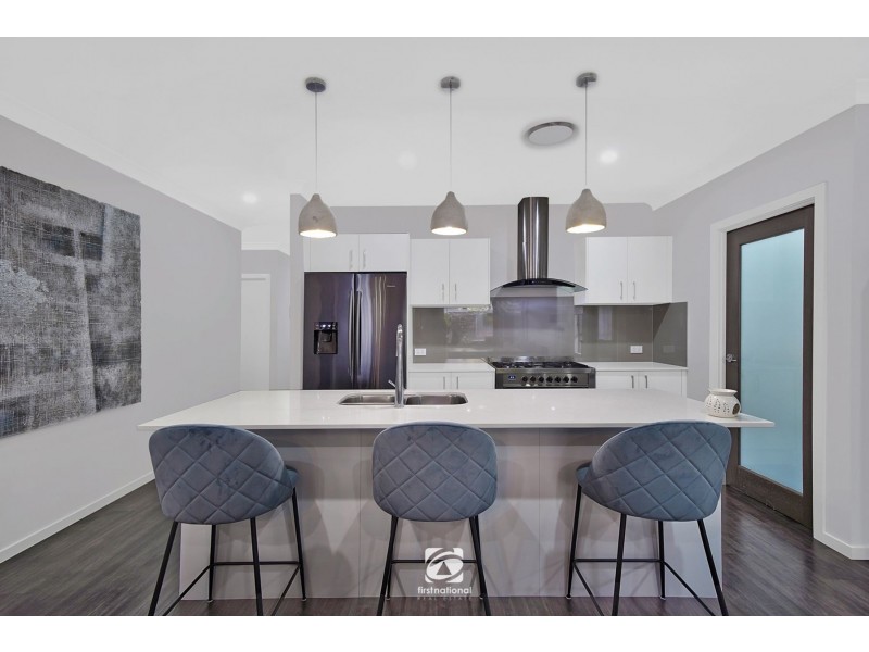 4 Norfolk Boulevard, Spring Farm NSW 2570