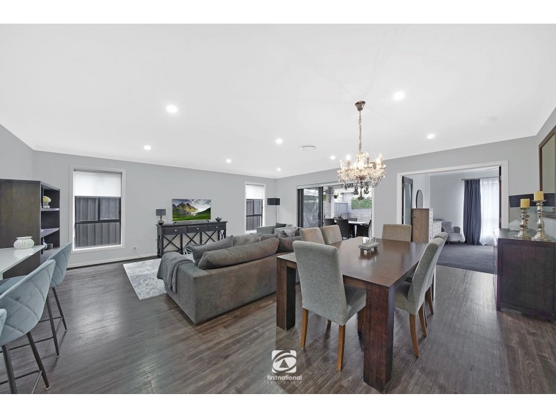 4 Norfolk Boulevard, Spring Farm NSW 2570