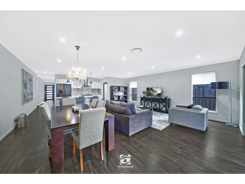 4 Norfolk Boulevard, Spring Farm NSW 2570