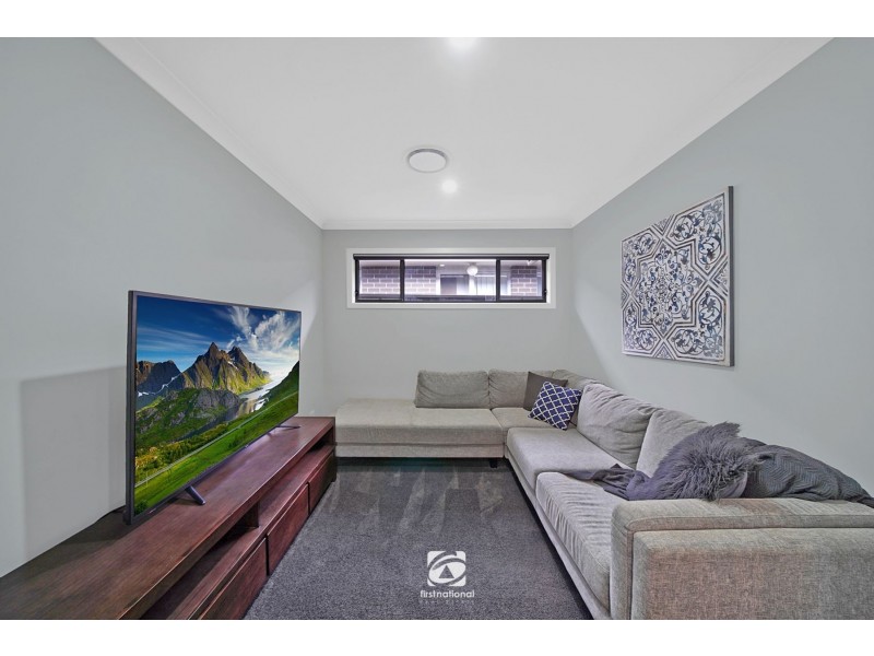 4 Norfolk Boulevard, Spring Farm NSW 2570