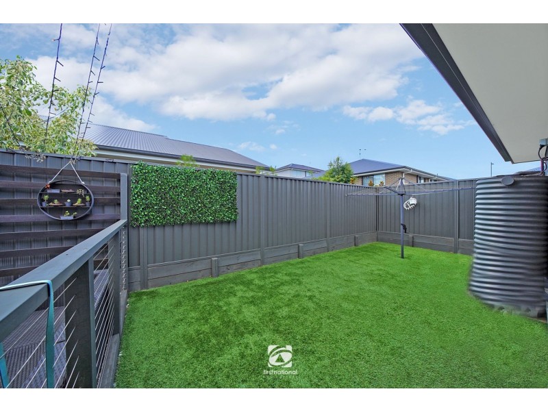 4 Norfolk Boulevard, Spring Farm NSW 2570