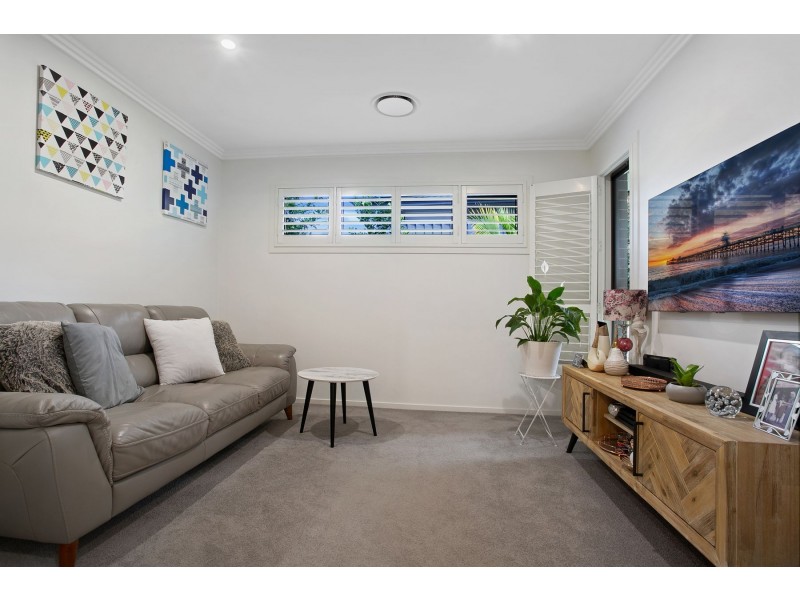 16 Hinton Loop, Oran Park NSW 2570