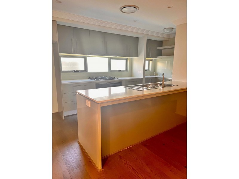 1 Arcadian Hills Crescent, Cobbitty NSW 2570