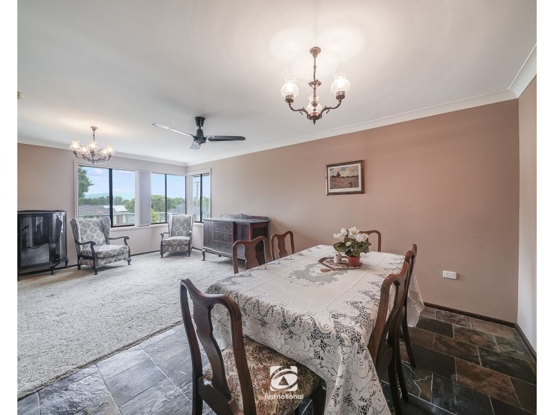 8 Winter Avenue, Mount Warrigal NSW 2528