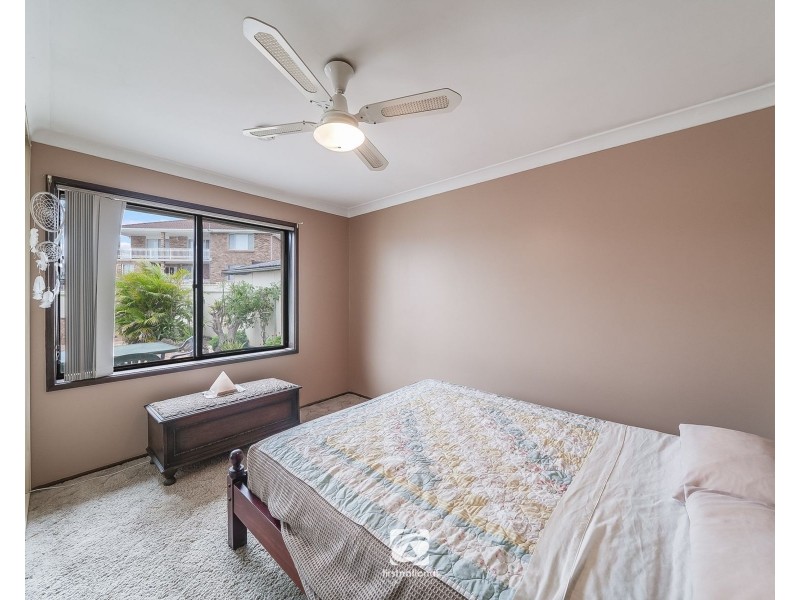 8 Winter Avenue, Mount Warrigal NSW 2528