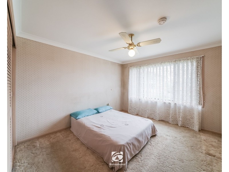 8 Winter Avenue, Mount Warrigal NSW 2528