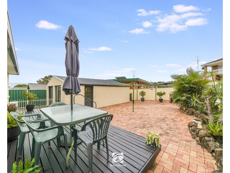 8 Winter Avenue, Mount Warrigal NSW 2528