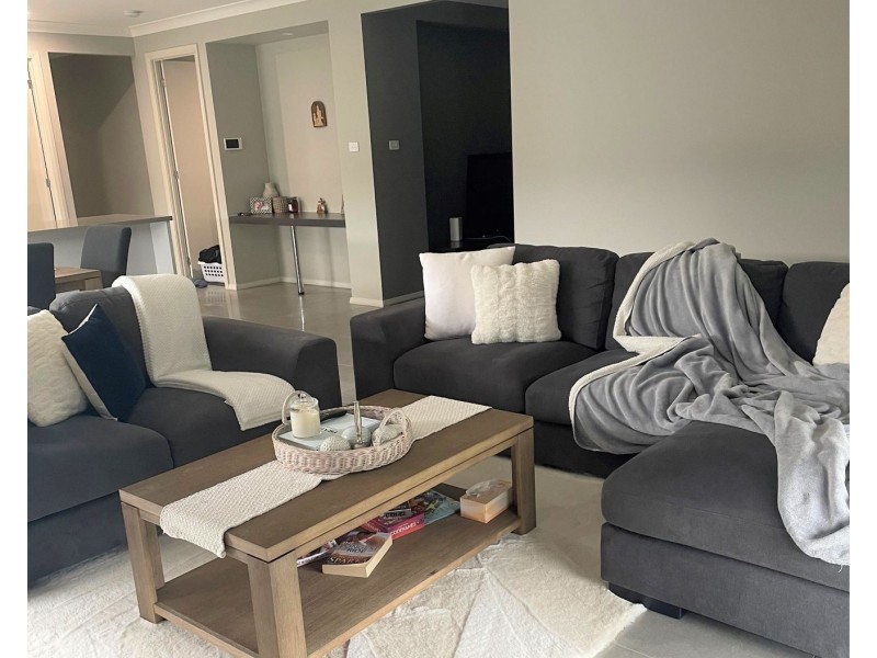 33 Neville Street, Oran Park NSW 2570