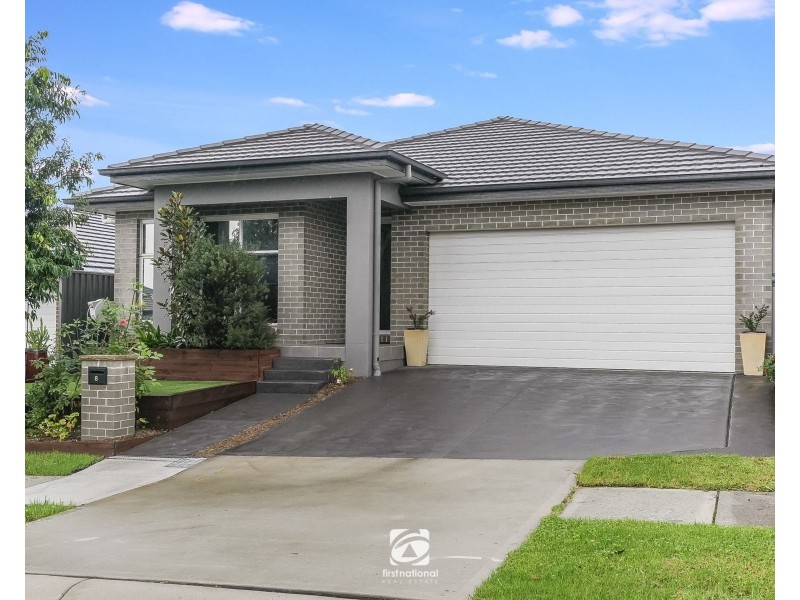 8 Rochester Street, Gregory Hills NSW 2557