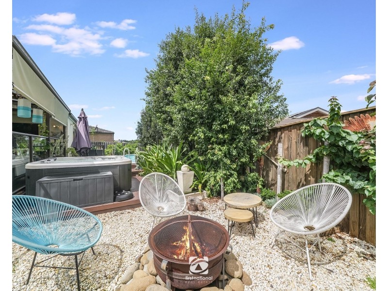 32 Minorca cct, Spring Farm NSW 2570