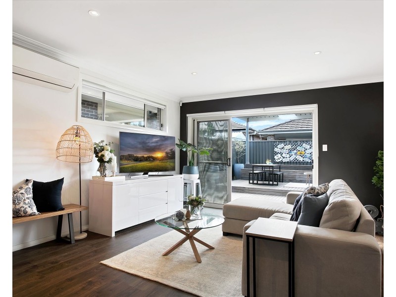 8 Thiele Street, Spring Farm NSW 2570