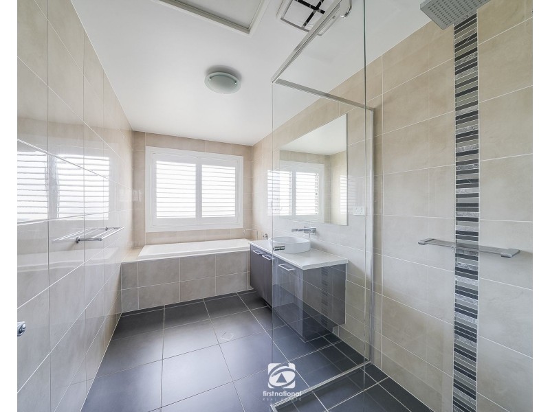 6 Benalla Cove, Harrington Park NSW 2567